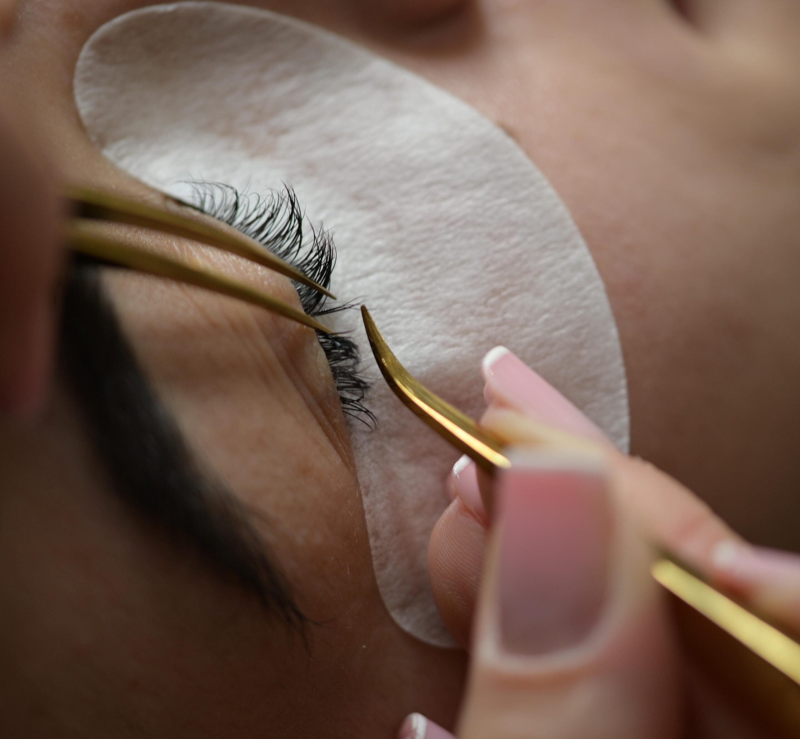 Professionelle Wimpernverlängerung Soft Volume Neuburg